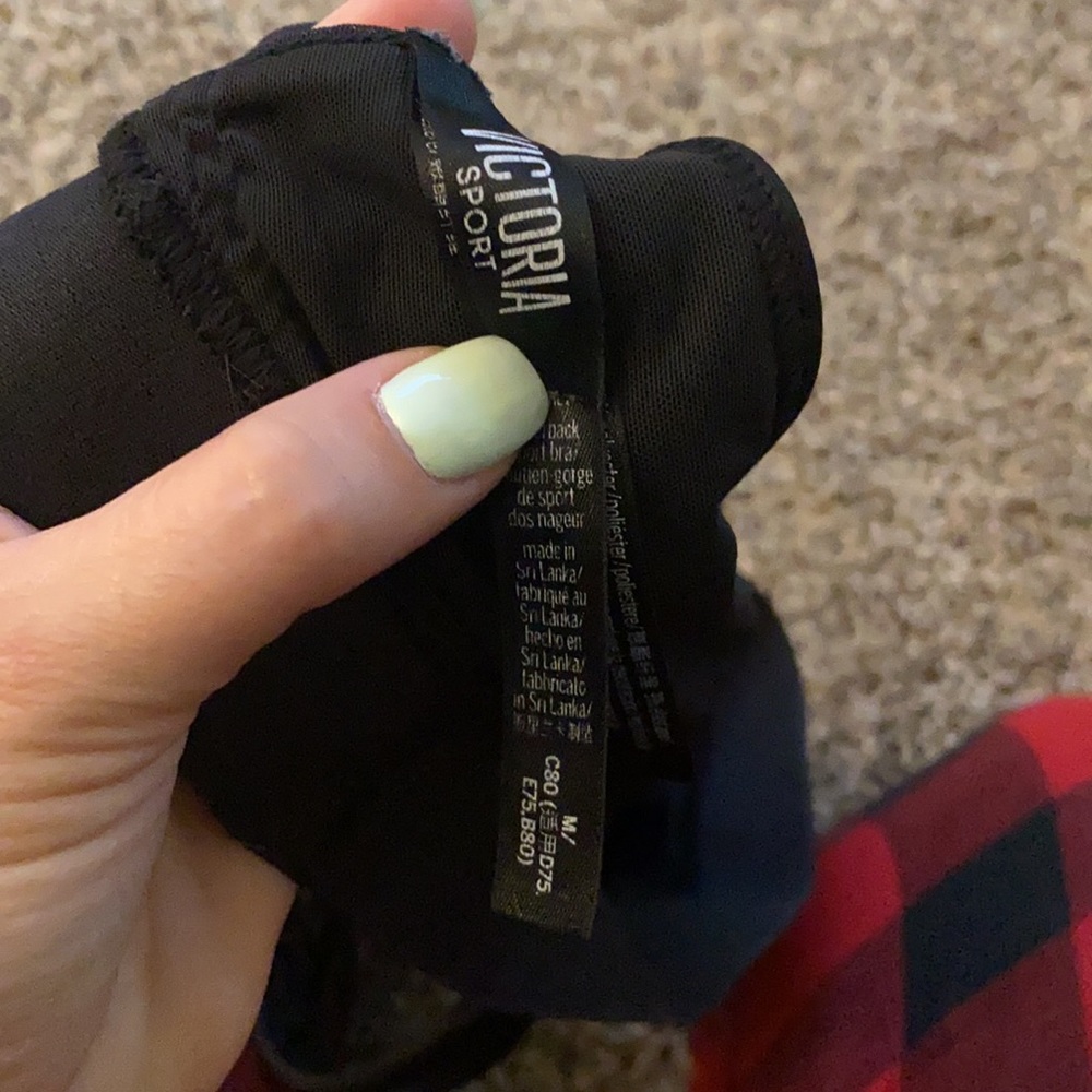 Victoria Secret sports bra size Medium - Picture 4 of 4